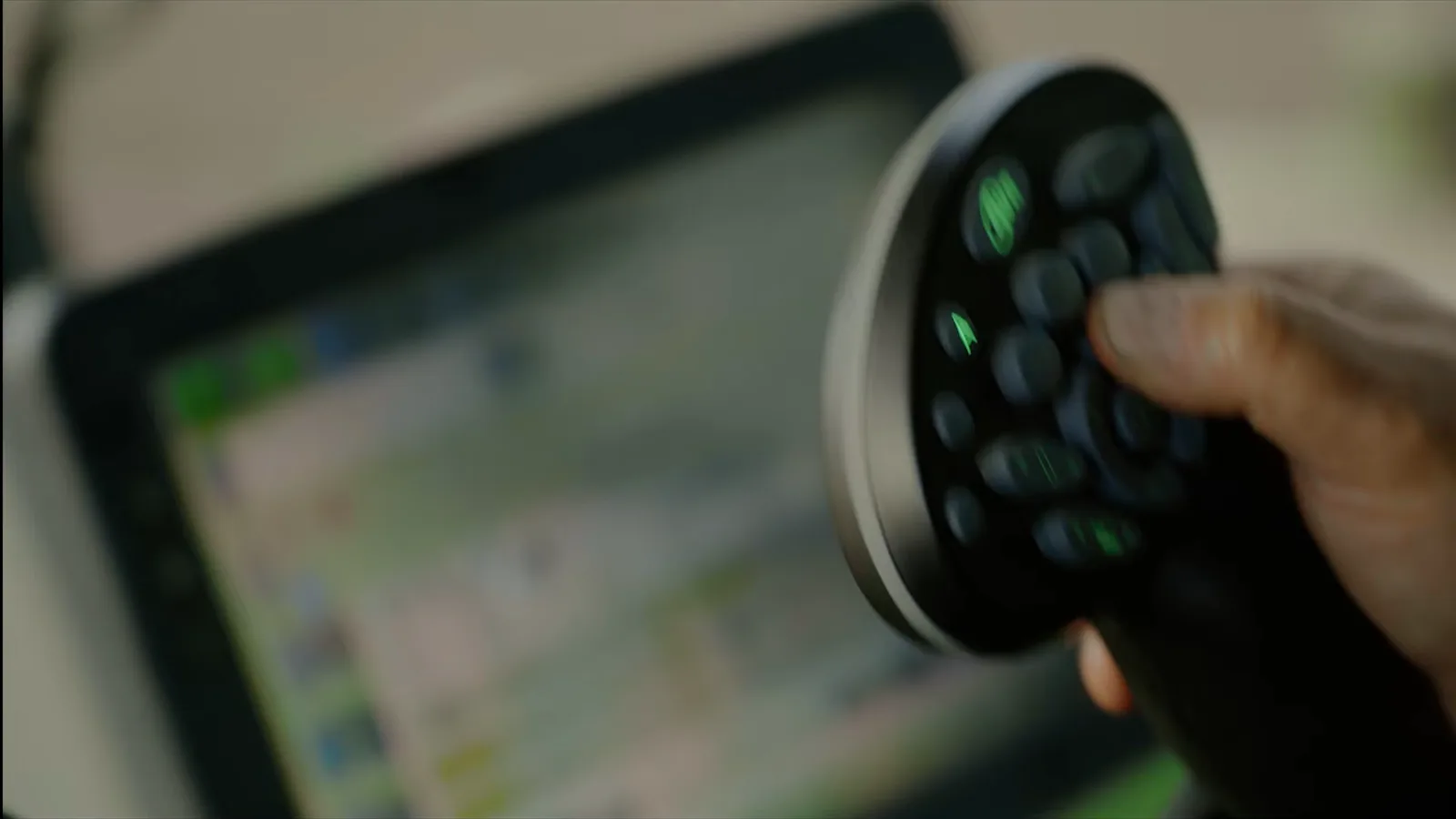 Sterowanie nawigacją GPS w kabinie ciągnika